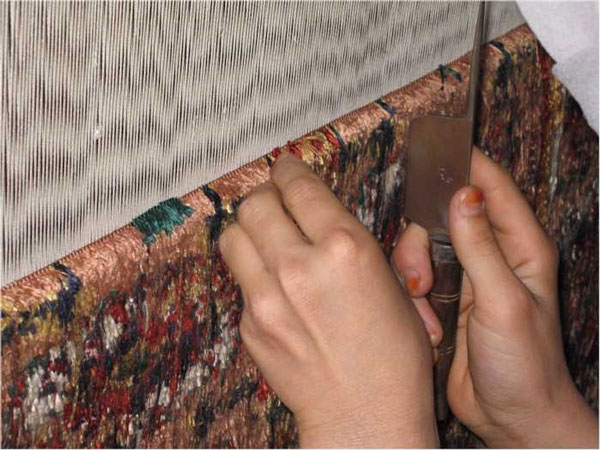 فرش-ابرشمی-دستباف-ایرانی